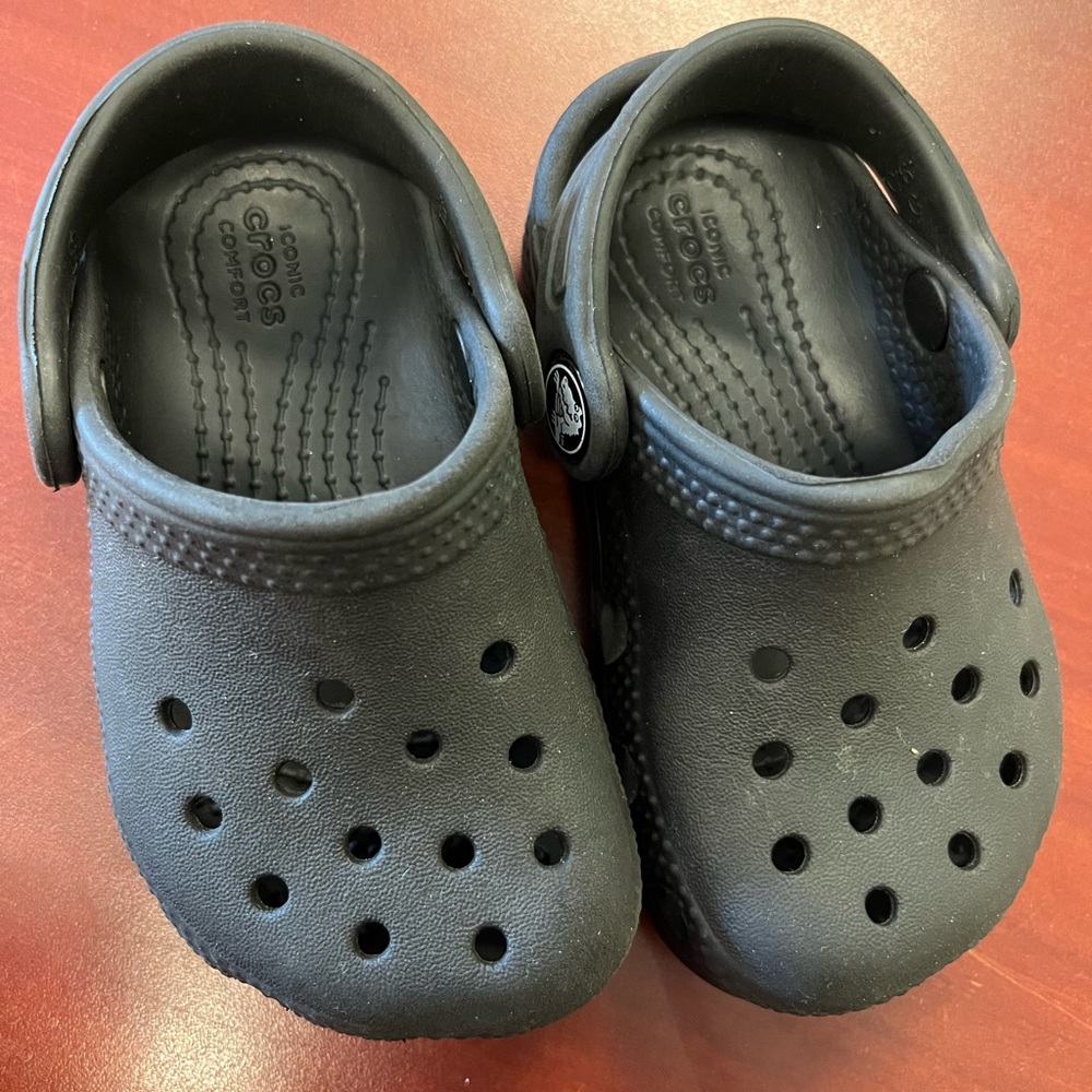 Crocs toddler size 6 black